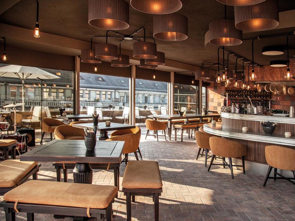 web_zurich_restaurant_ooorooftoprestaurant_03